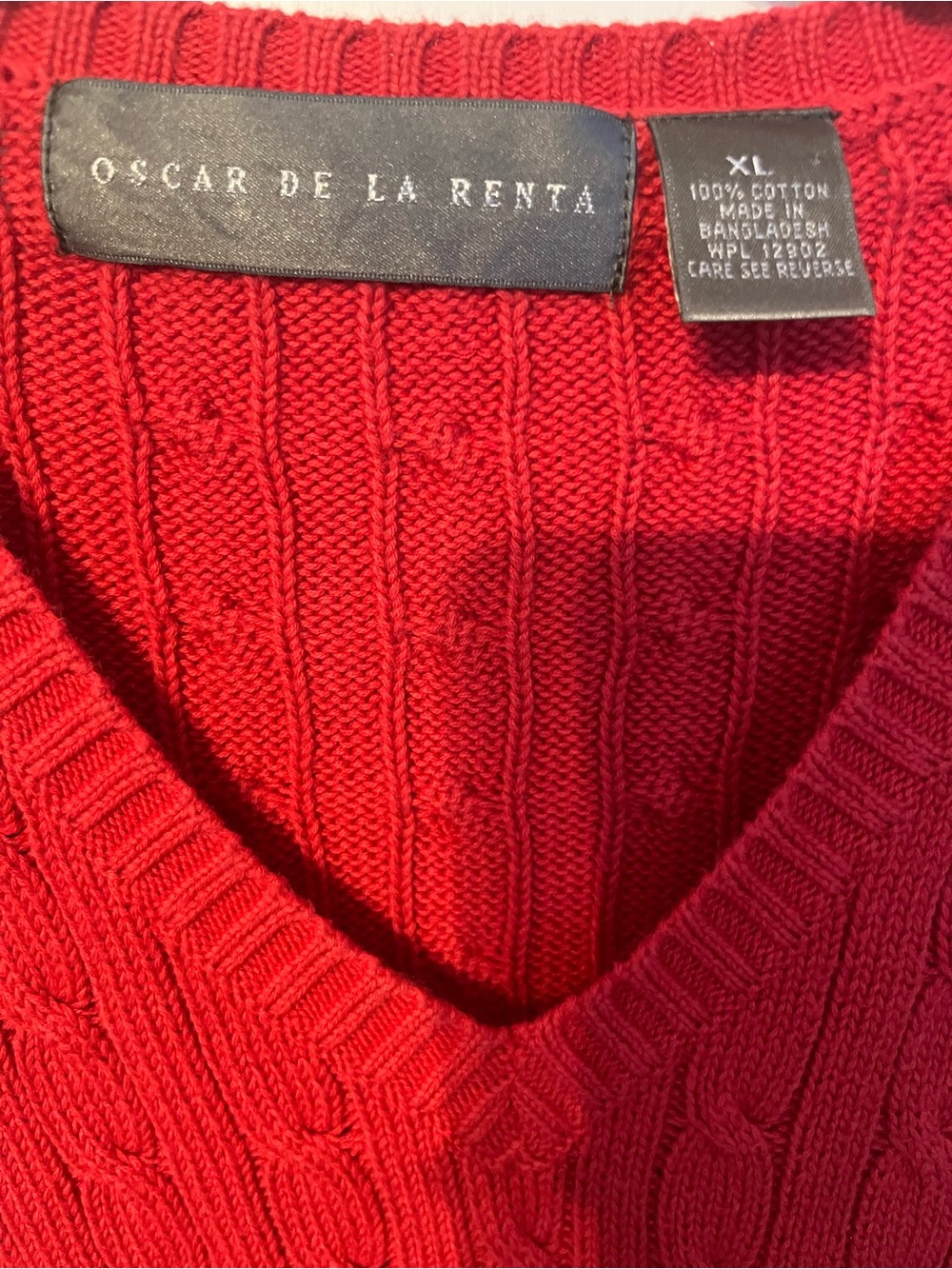 Oscar de la Renta Red Cable-Knit V-Neck Sweater Vest - Picture 2 of 3